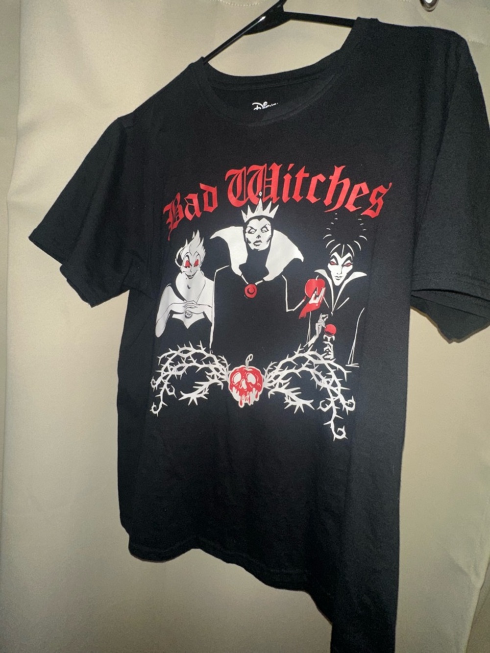 Disney 'Bad Witches' black graphic tee women’s size large red and black